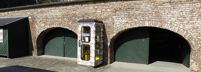 Installateur in Köln Nippes finden Heizungsbauer Installateur Köln Nippes: Bücherschrank