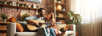 Lueftungsanlage Wohnung: Junge Familie sitzt glücklich in einem warmen Raum, im Hintergrund läuft eine Lüftungsanlage.