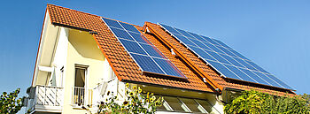 Eigenverbrauch von Photovoltaik: Je mehr Strom im Haus bleibt, desto besser Photovoltaik Eigenverbrauch: PV-Anlage auf Einfamilienhaus