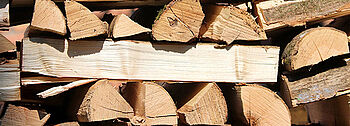 Brennholzlagerung: Holzstapel