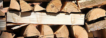 Brennholzlagerung Brennholzlagerung: Holzstapel