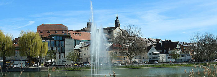 Heizungsbauer Flaschner Böblingen: See neben Stadt