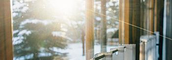 Solarthermie im Winter Solarthermie im Winter: Blick auf Wald mit Schnee