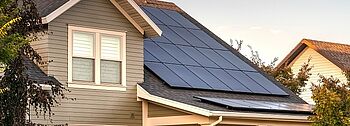 Photovoltaikanlage Steuer: Anlage auf Hausdach