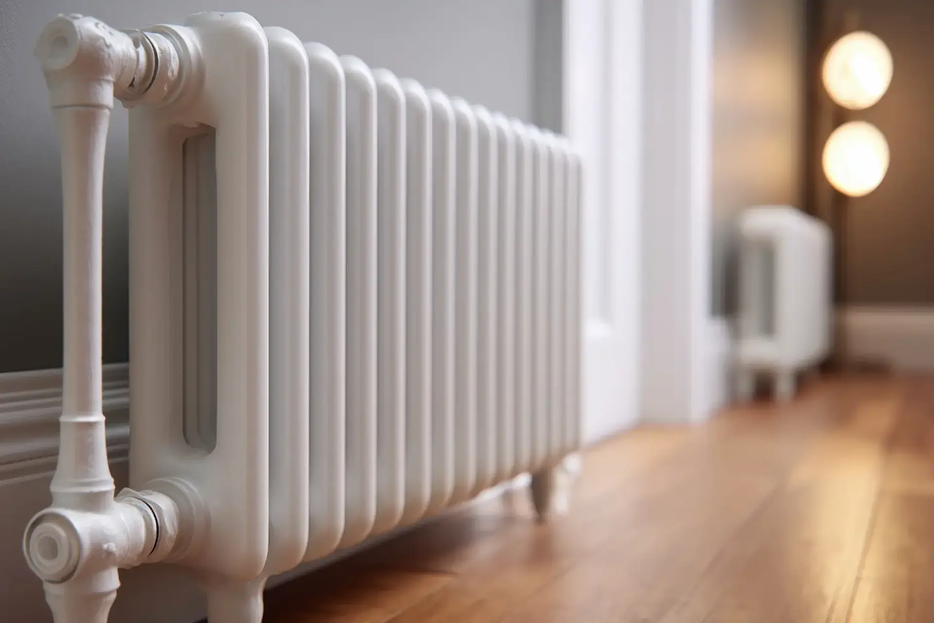 Einrohrsystem umrüsten: Heizkörper in einem Raum
