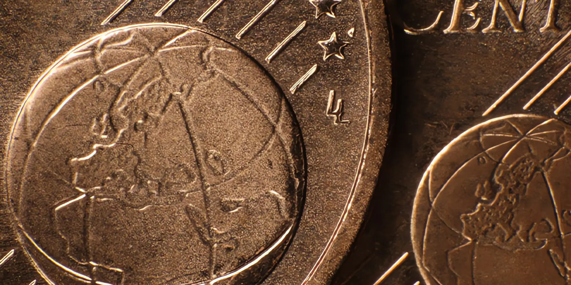 Energiepreise im Vergleich: Eurocent Münzen Nahaufnahme