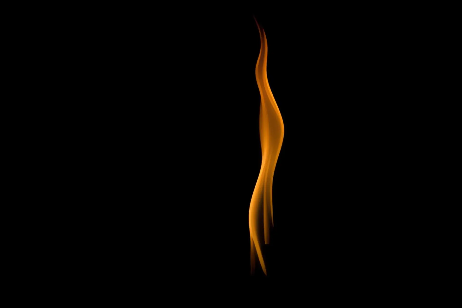 Gasheizung zündet nicht: Flamme auf schwarzem Hintergrund