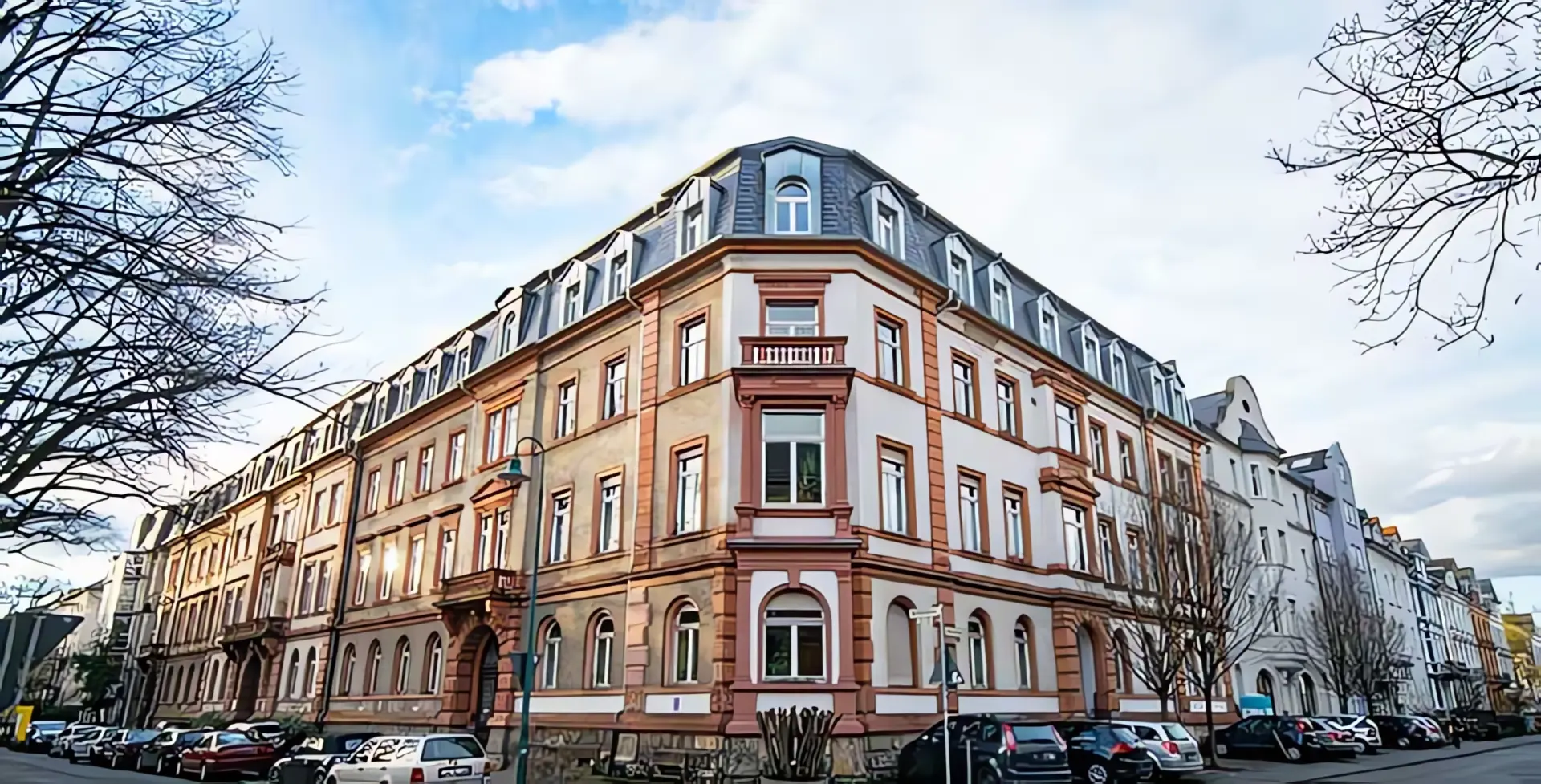 Sparsam und nachhaltig heizen im Altbau: altes Wohngebäude