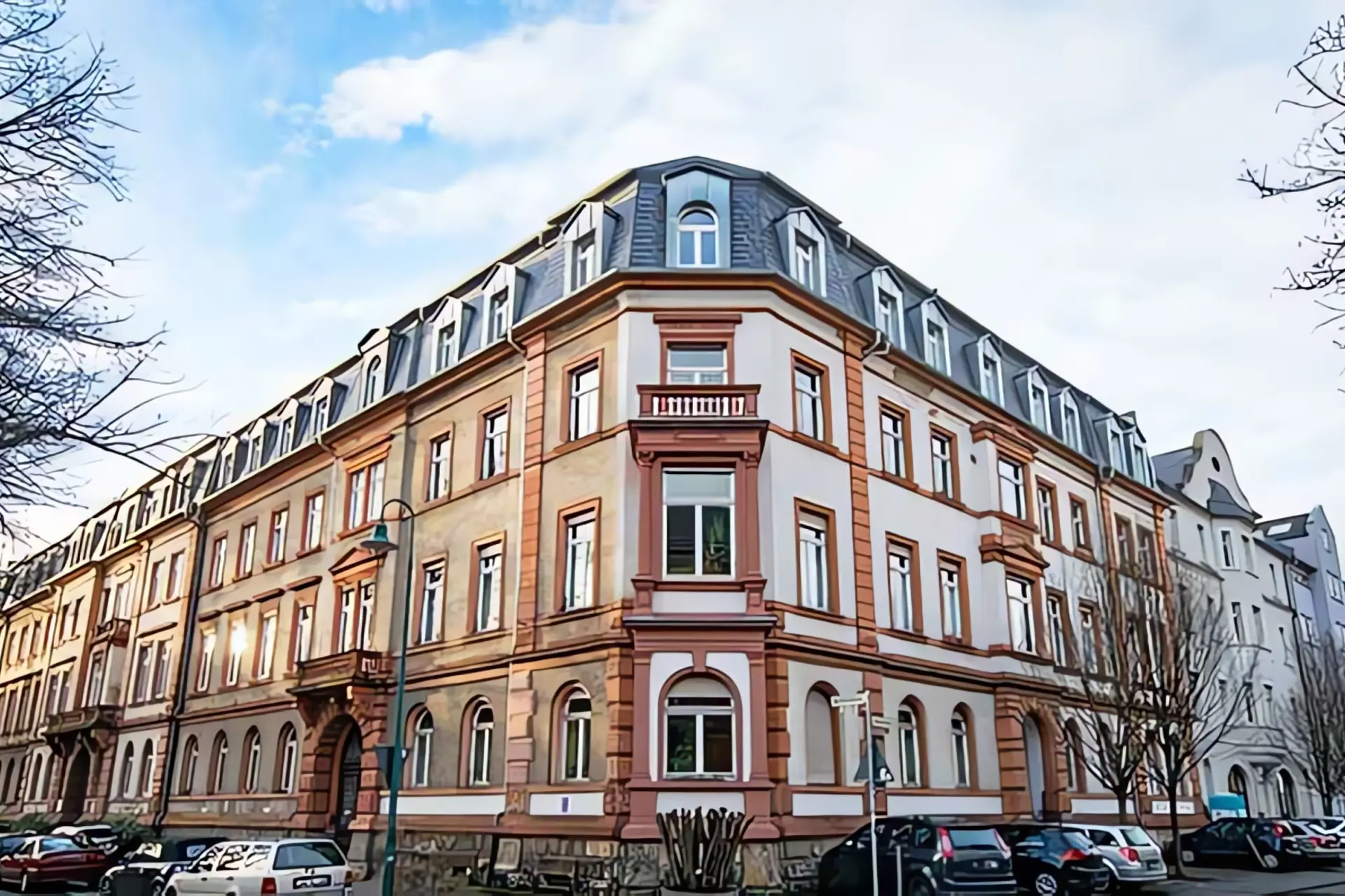 Sparsam und nachhaltig heizen im Altbau: altes Wohngebäude