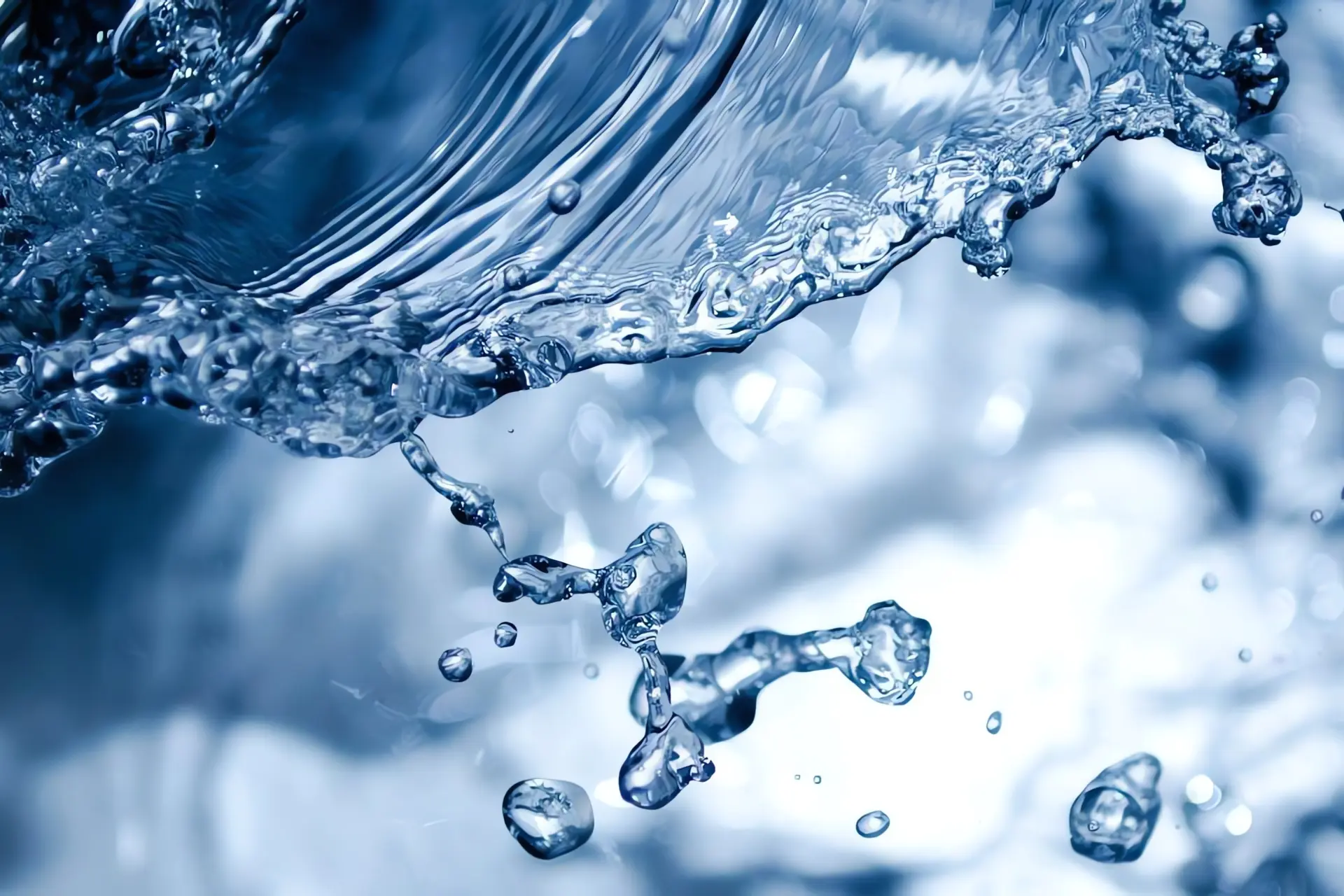 Heizungswasser nachfüllen: Wasser mit Tropfen