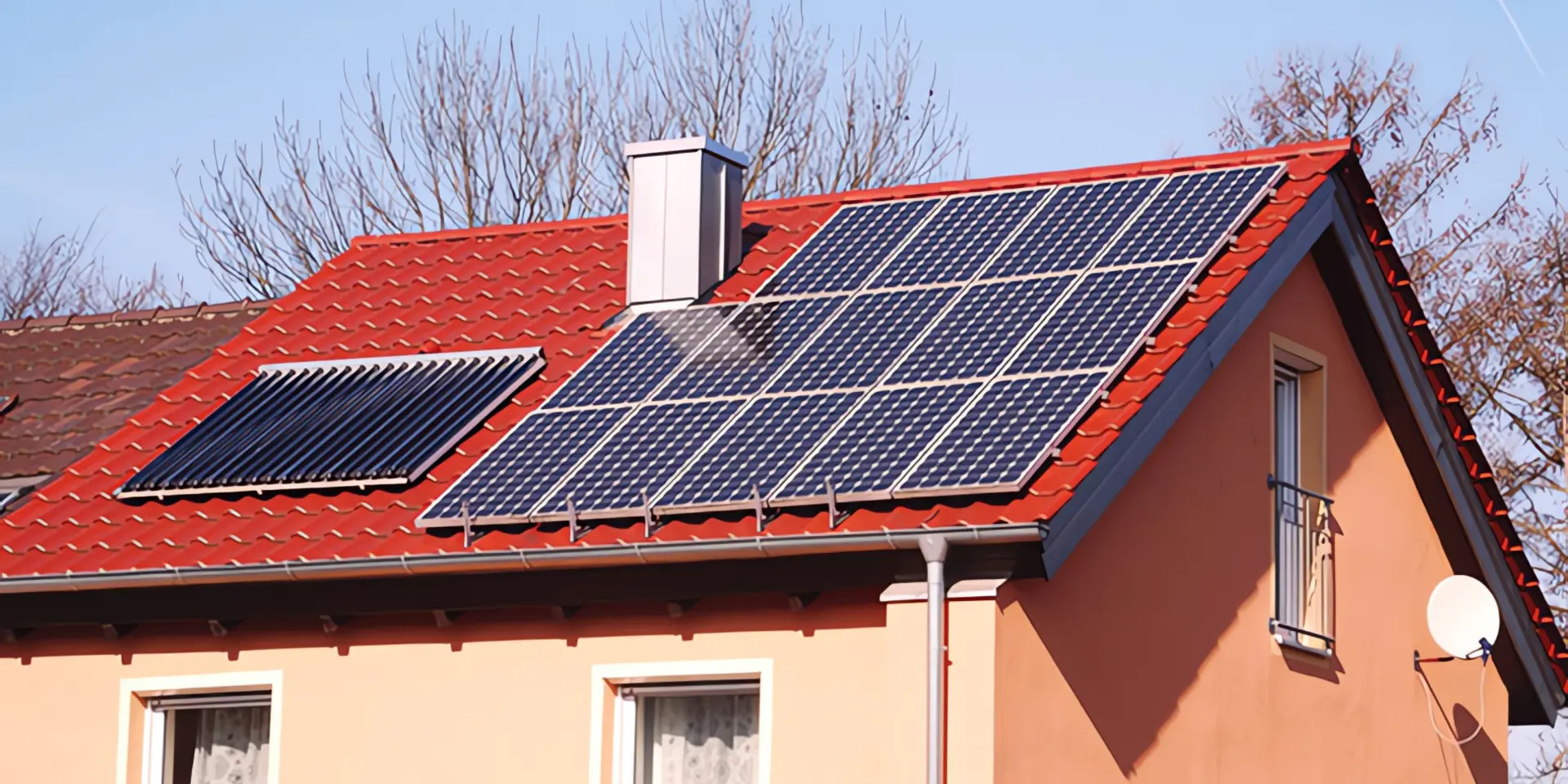 Solarthermie oder Photovoltaik: Haus mit Photovoltaik