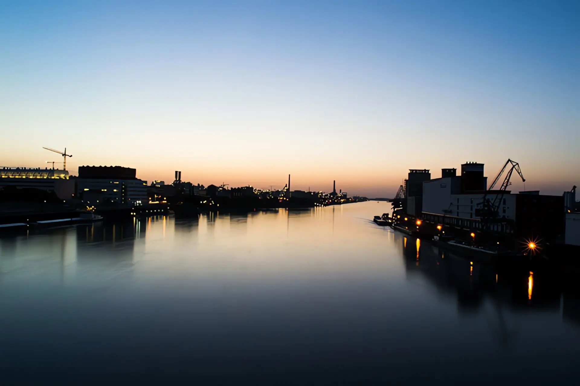 Heizungsbauer Ludwigshafen: Rhein Fluss Sonnenuntergang
